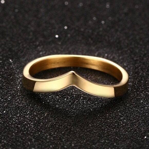 Gold Flat Chevron Curved V Ring - Picture 6 of 11